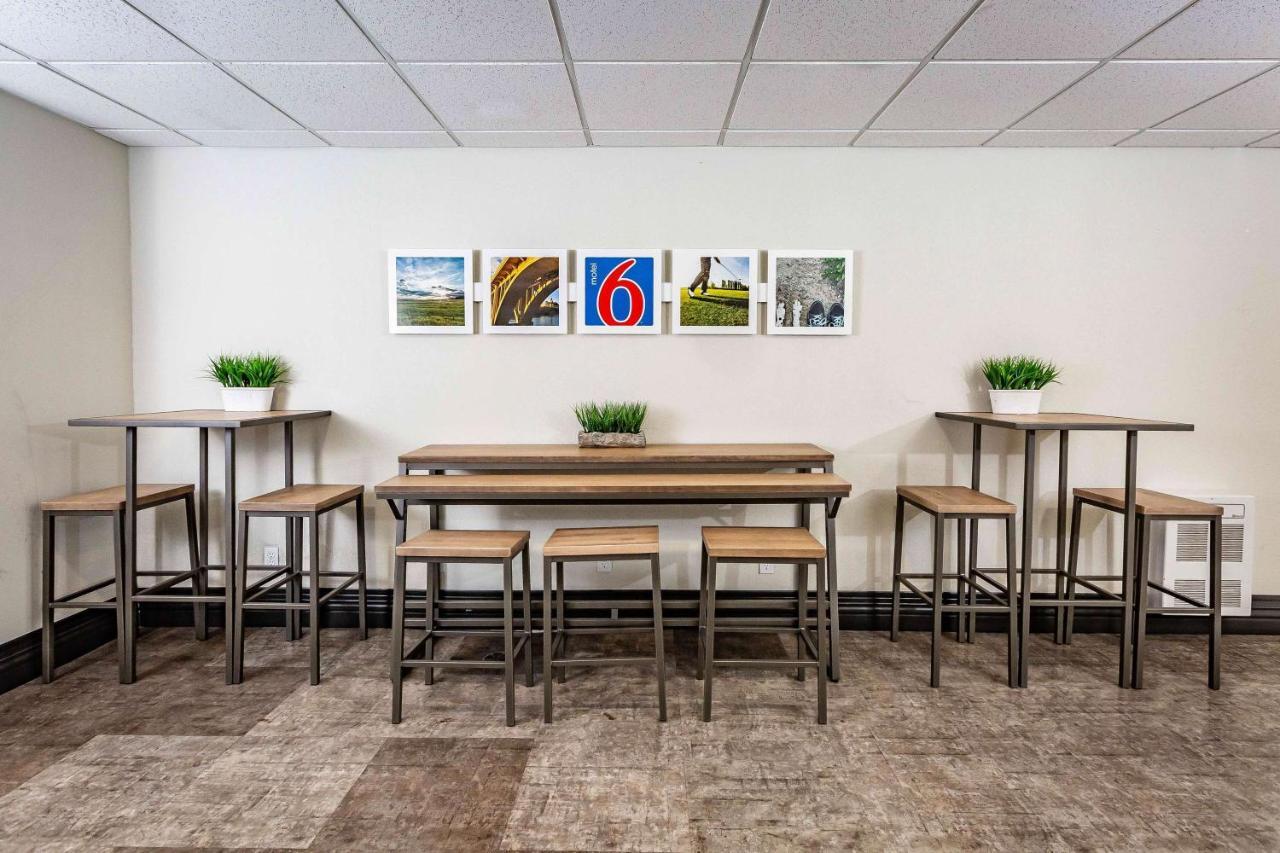 Motel 6-Saskatoon, Sk Bagian luar foto